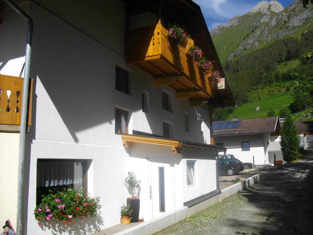Haus Bergblick Apartamento Prägraten Quarto foto