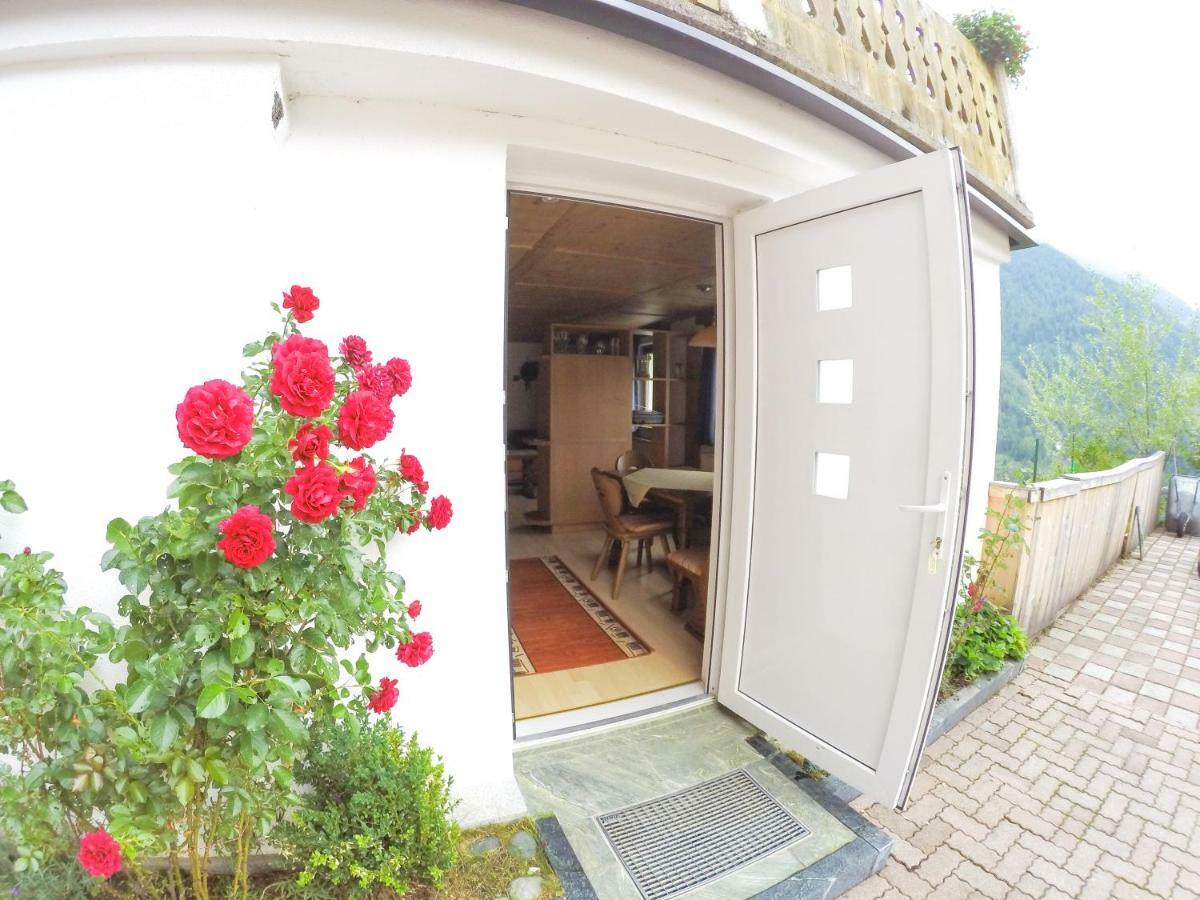 Haus Bergblick Apartamento Prägraten Exterior foto